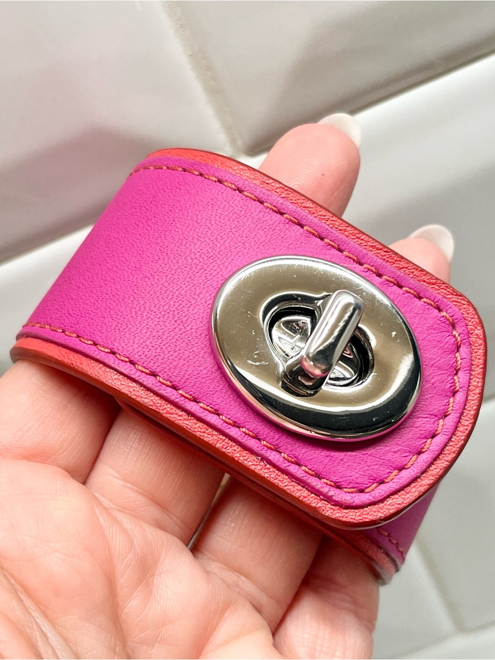 Coach Vintage Pink Leather Cuff Bracelet with Turn Lock EUC - Picture 5 of 10
